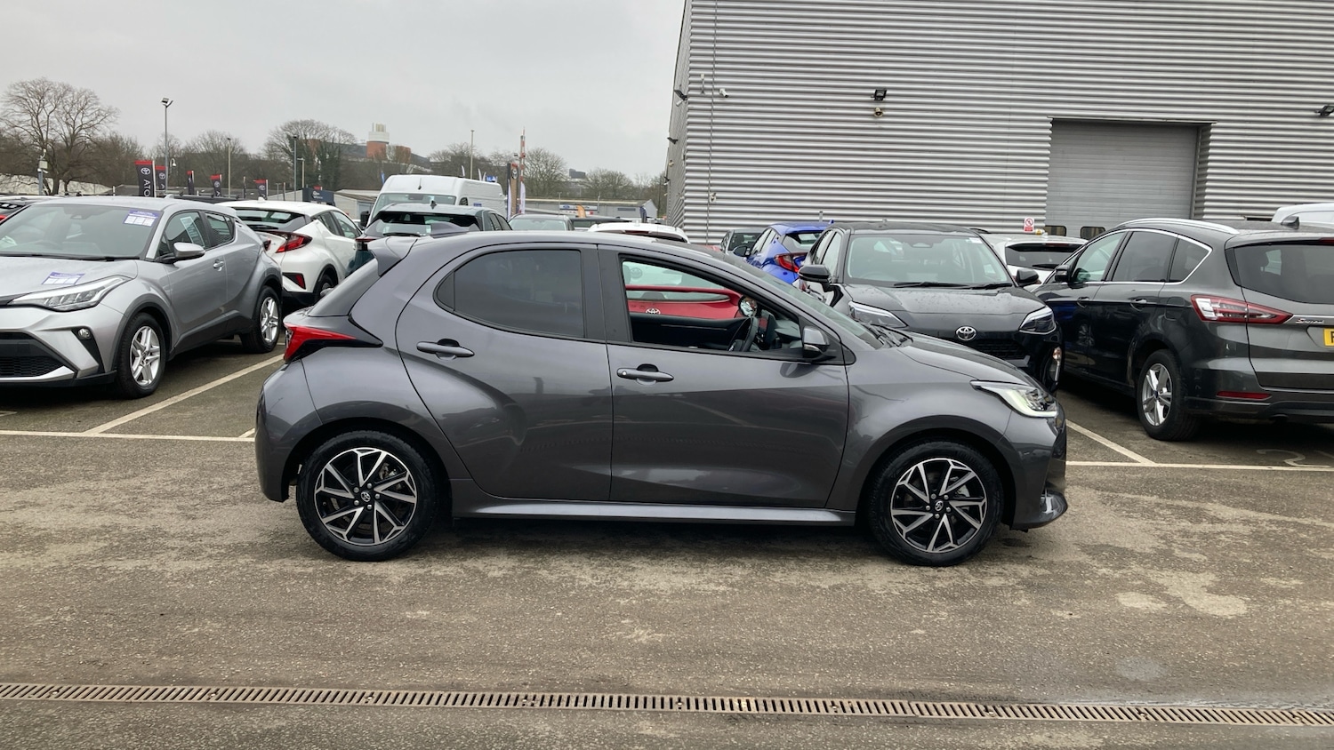 Used Toyota Yaris 2022 for sale - 77326745: Photo 16