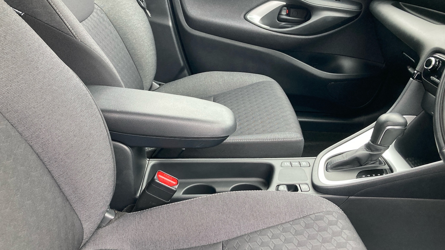 Used Toyota Yaris 2022 for sale - 77326745: Photo 34