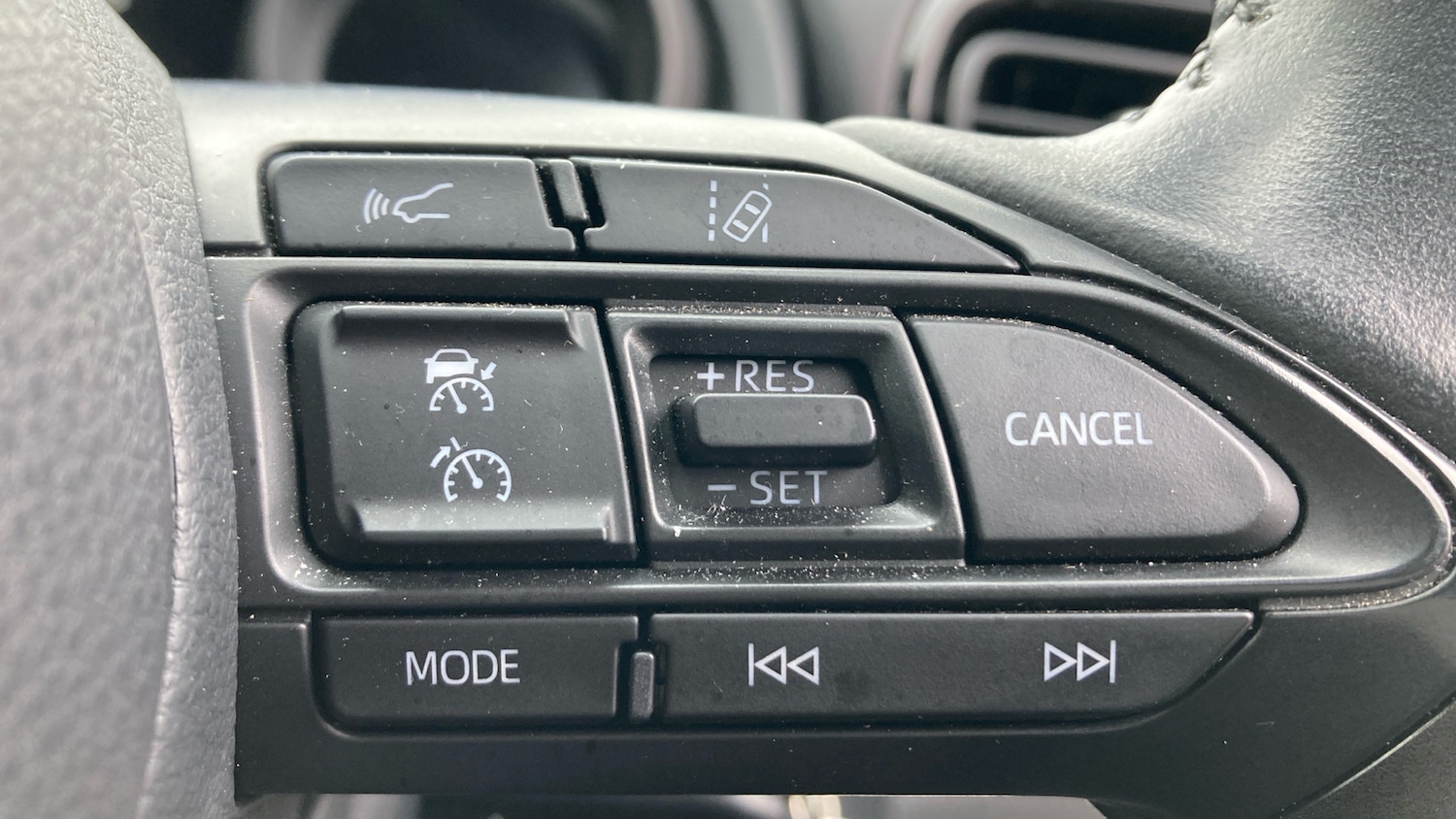 Used Toyota Yaris 2022 for sale - 77326745: Photo 36