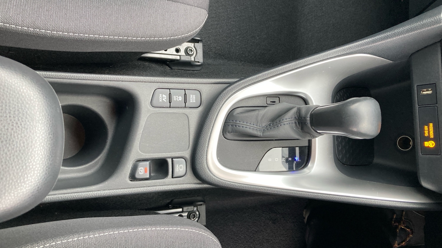 Used Toyota Yaris 2022 for sale - 77326745: Photo 38