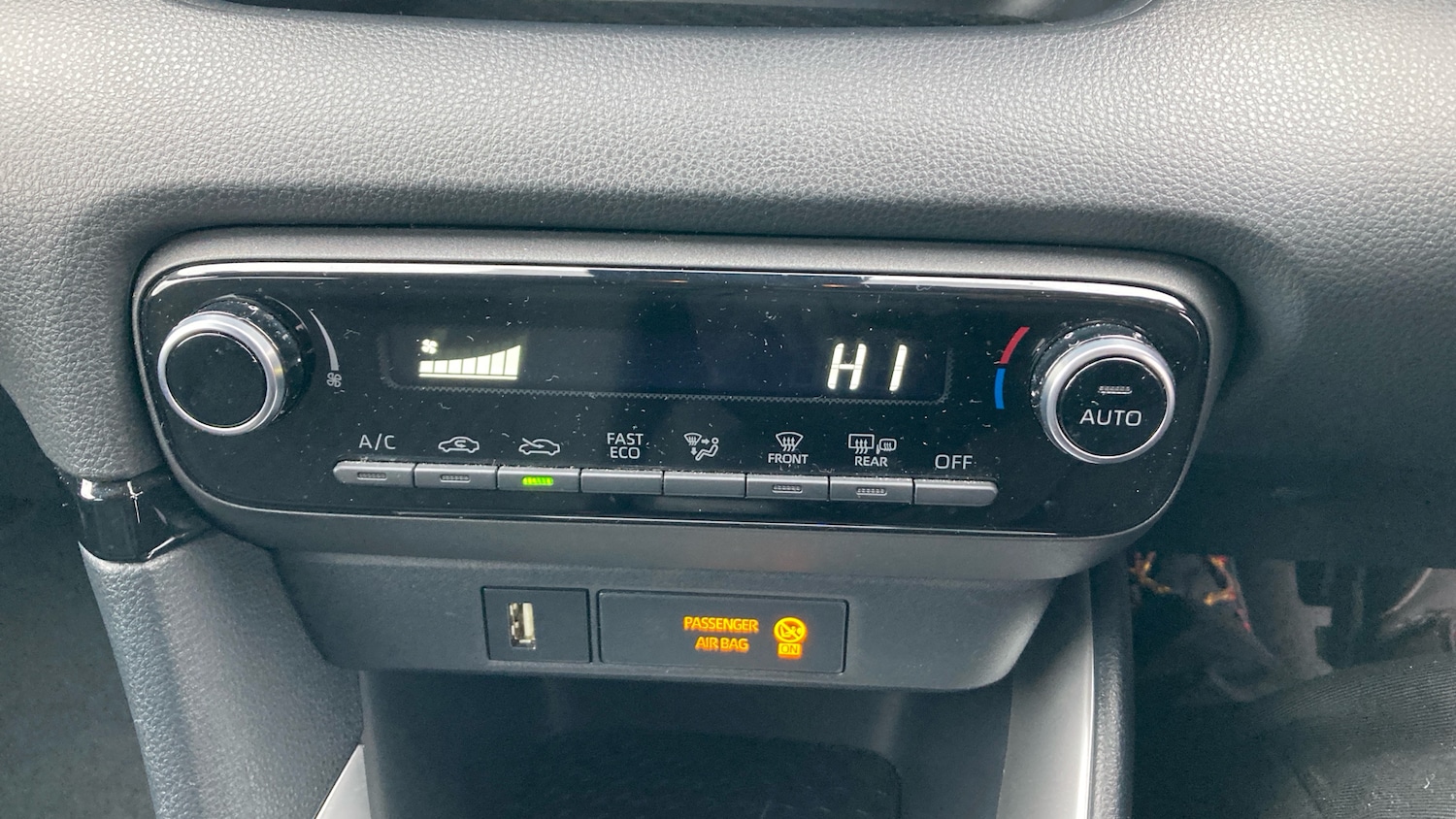 Used Toyota Yaris 2022 for sale - 77326745: Photo 39