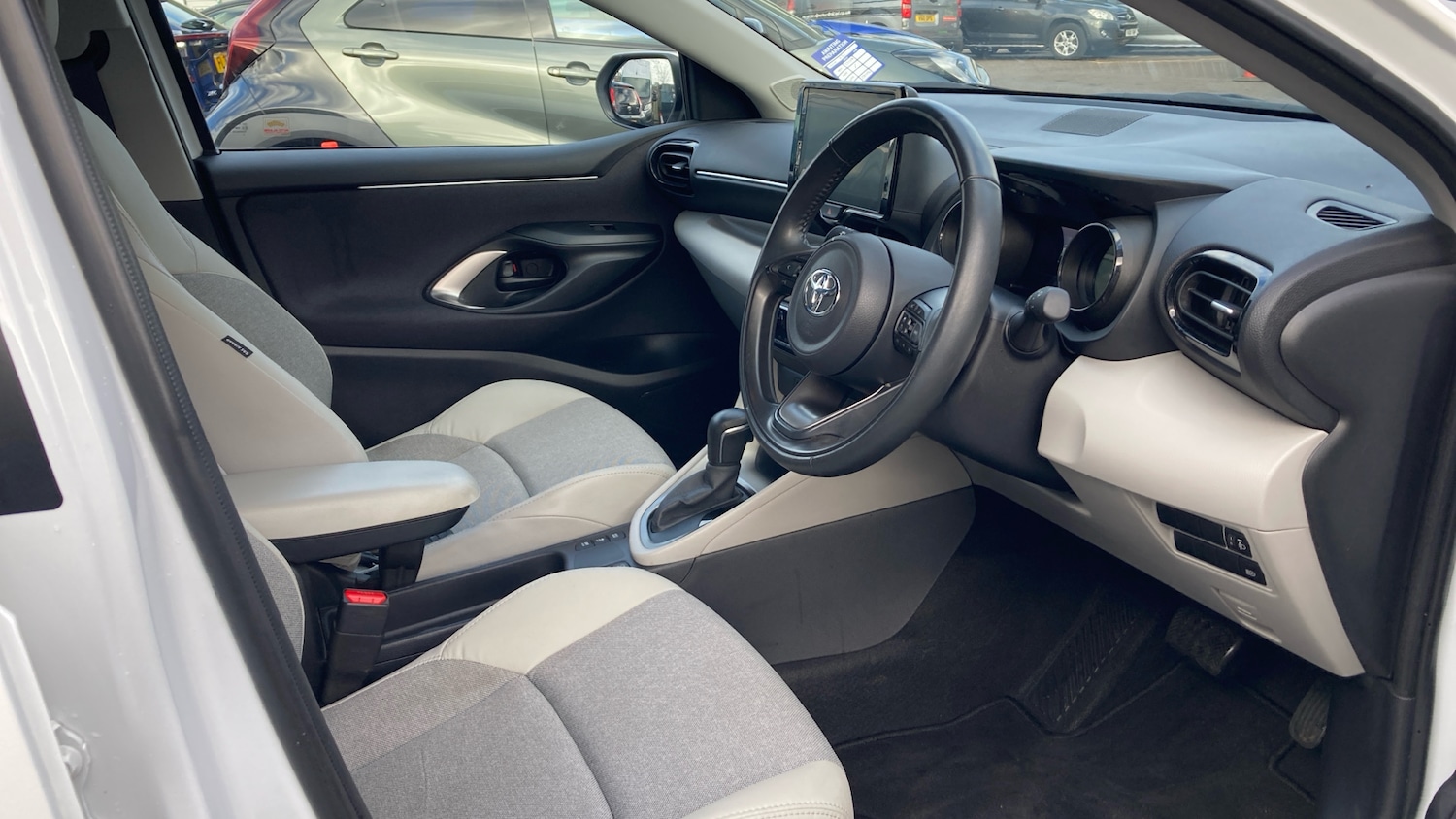 Used Toyota Yaris 2023 for sale - 77375799: Photo 11