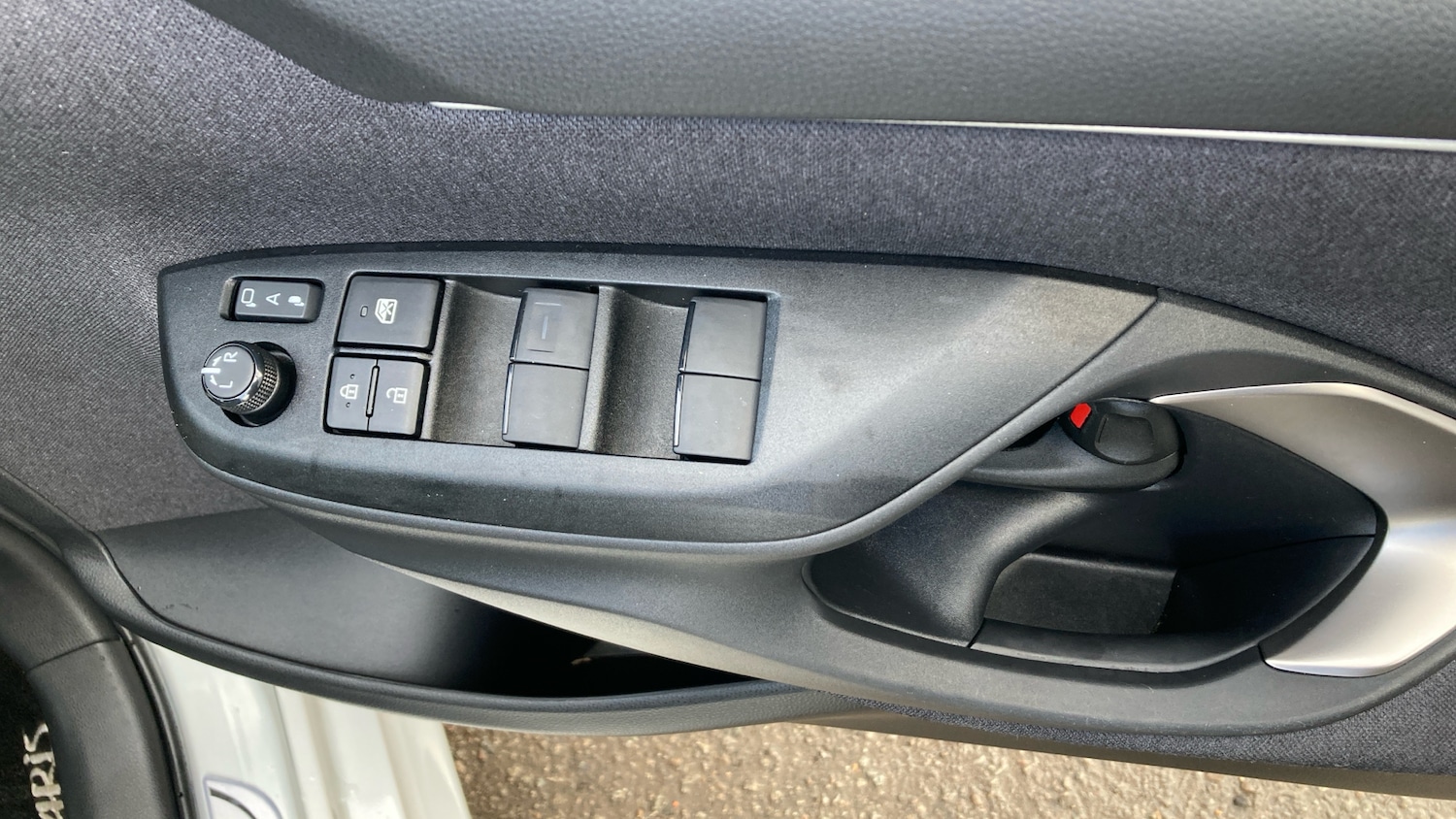 Used Toyota Yaris 2023 for sale - 77375799: Photo 32