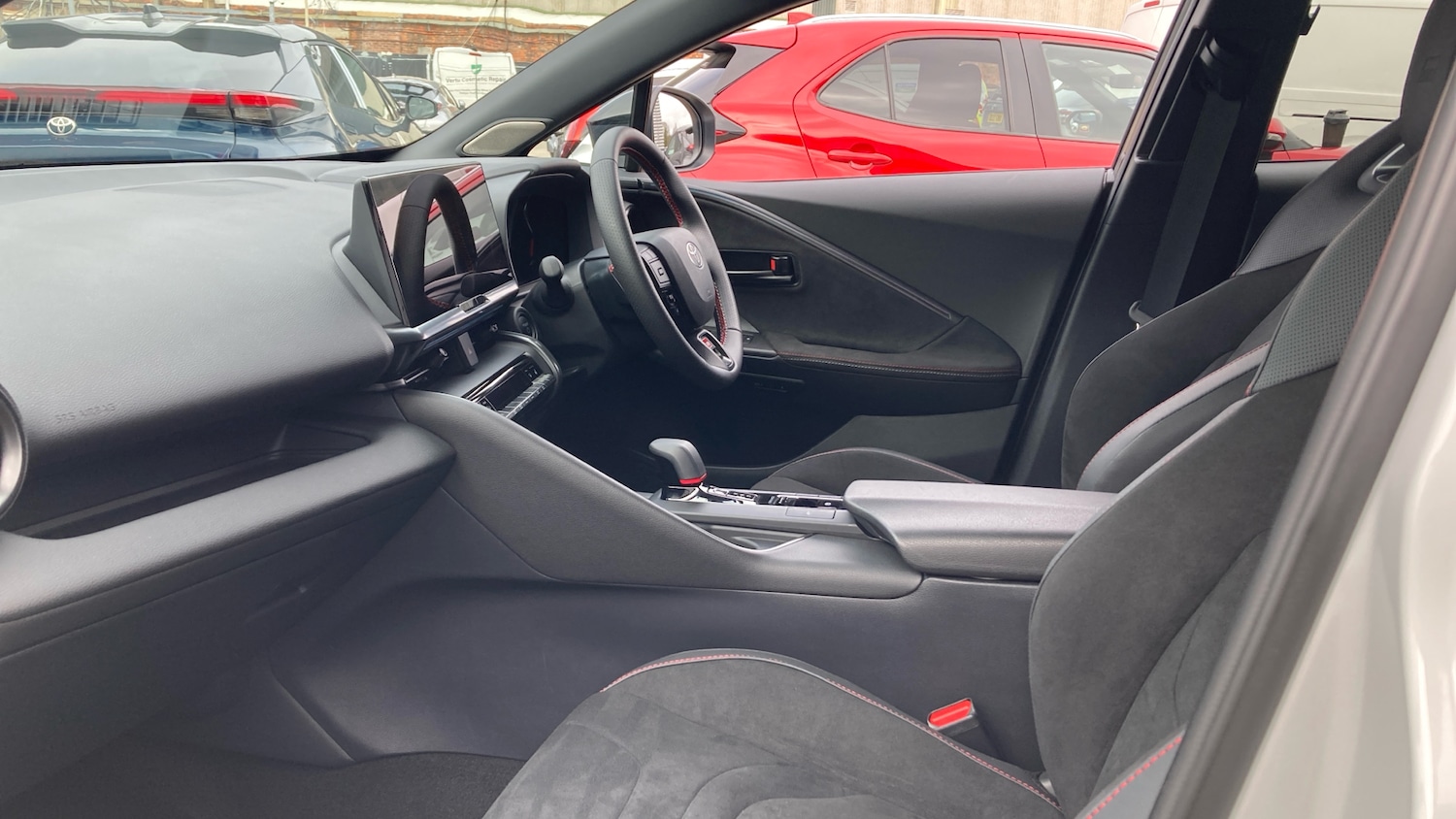 Used Toyota C-HR 2025 for sale - 78225458: Photo 10