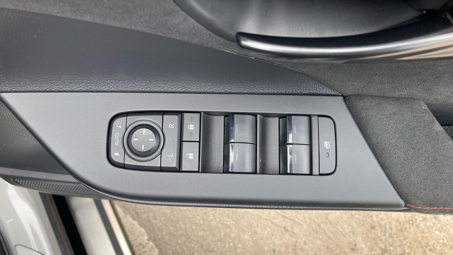 Used Toyota C-HR 2025 for sale - 78225458: Photo 33