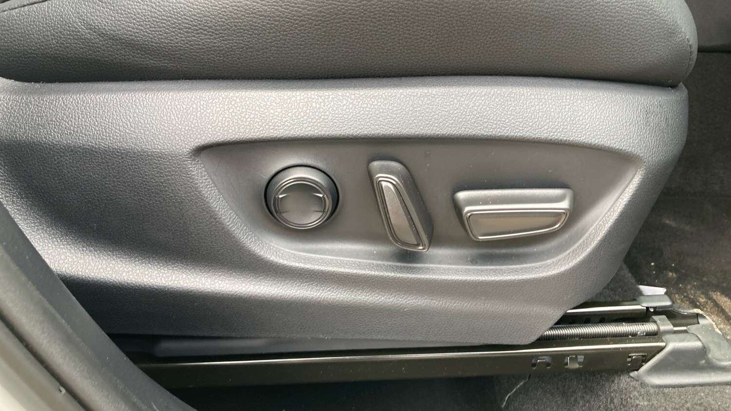 Used Toyota C-HR 2025 for sale - 78225458: Photo 35