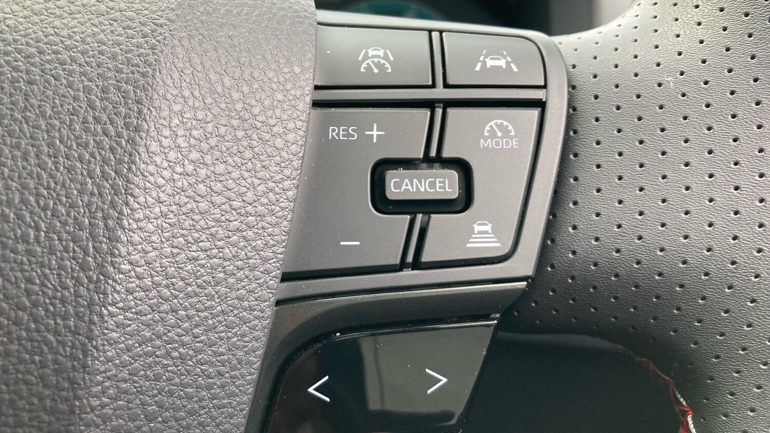 Used Toyota C-HR 2025 for sale - 78225458: Photo 40