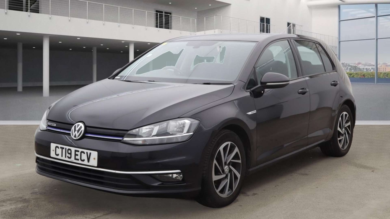 Used Volkswagen Golf 2019 for sale - 77026743: Photo 2
