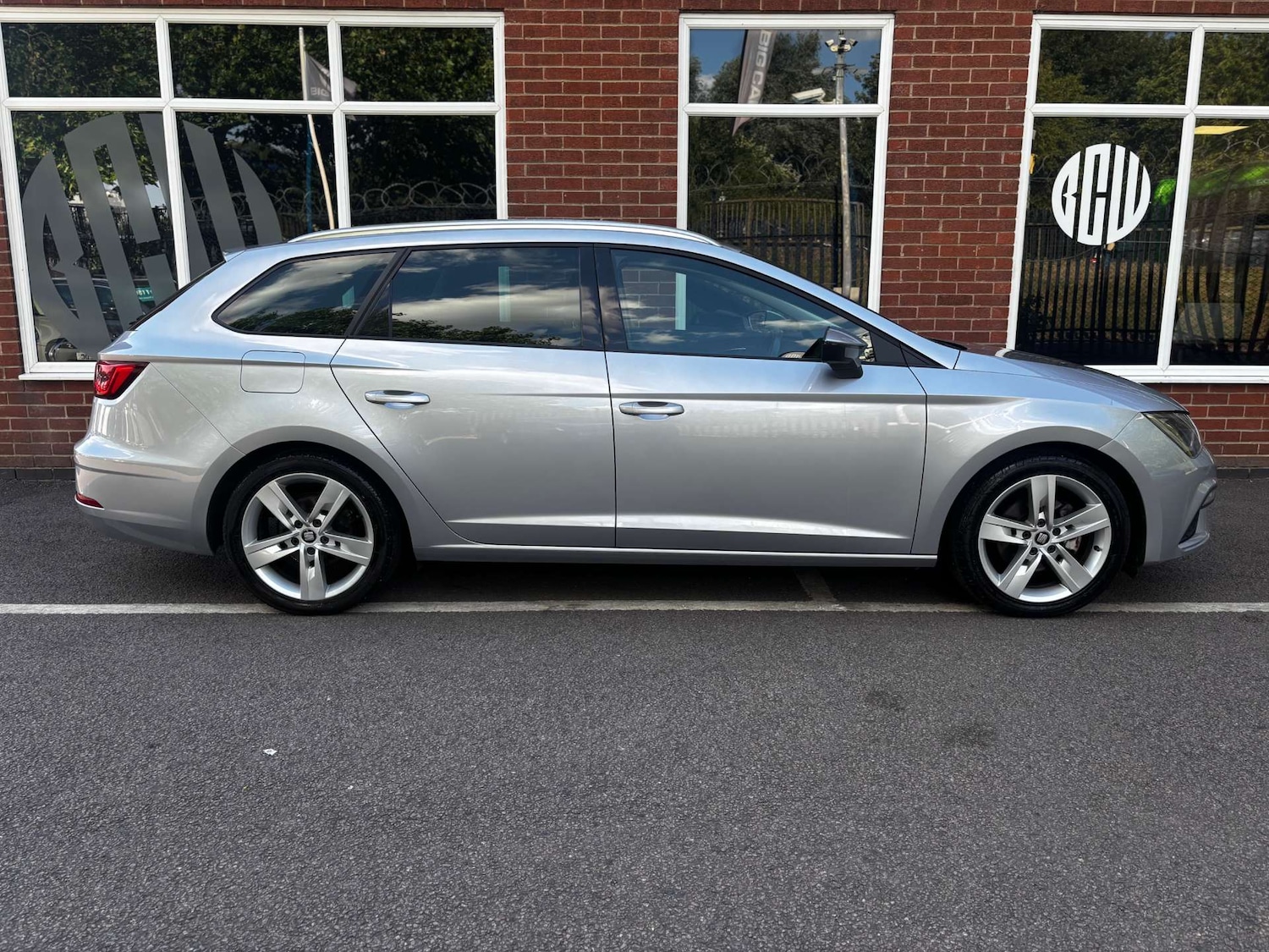 Used SEAT Leon 2019 for sale - 75631374: Photo 3