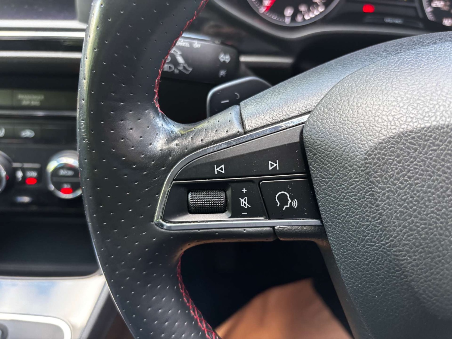 Used SEAT Leon 2019 for sale - 75631374: Photo 37