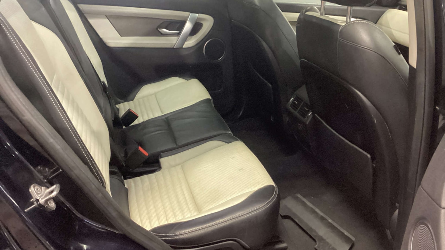 Used Land Rover Discovery Sport 2021 for sale - 77326128: Photo 8