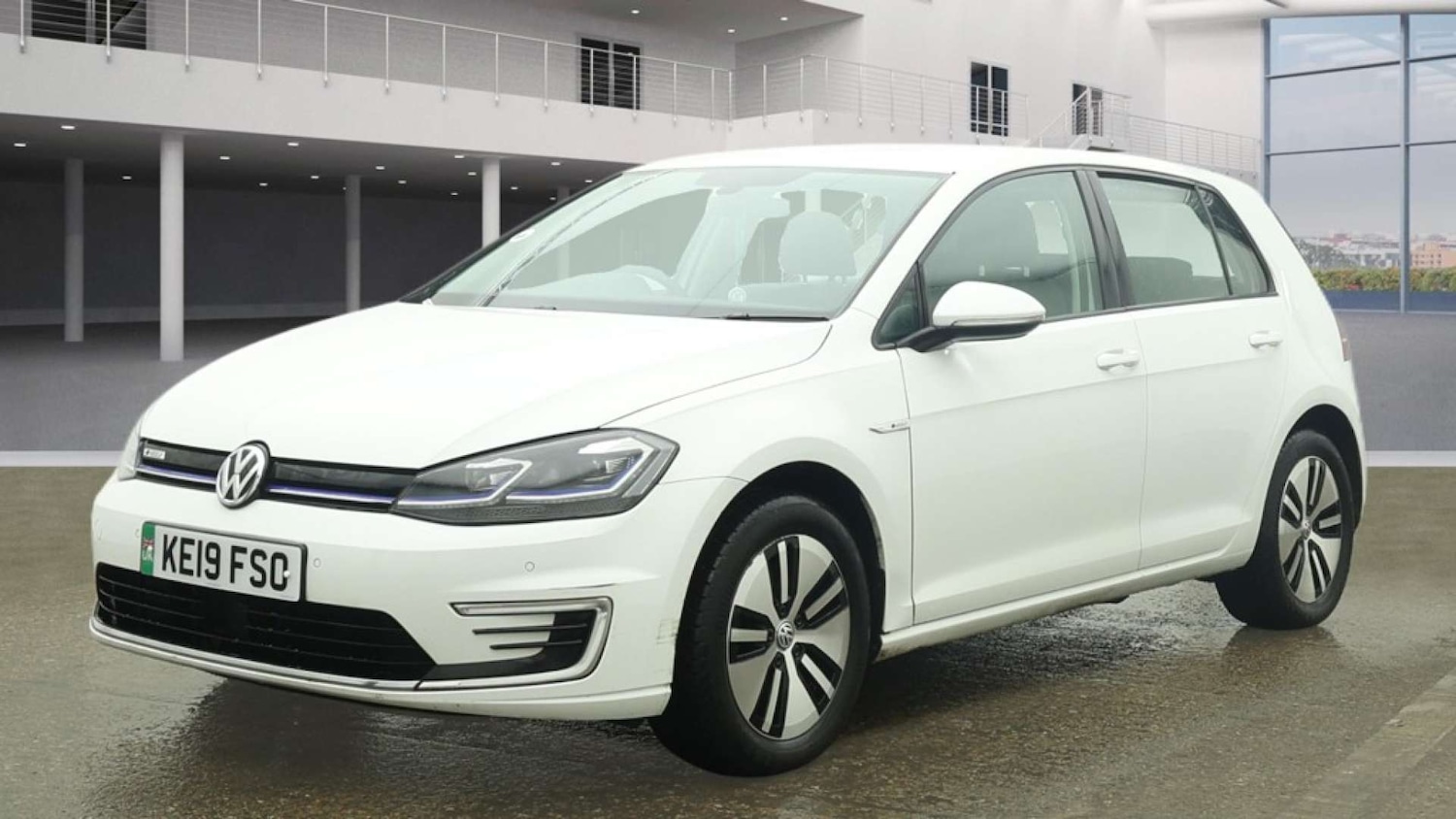 Used Volkswagen Golf 2019 for sale - 77224839: Photo 2