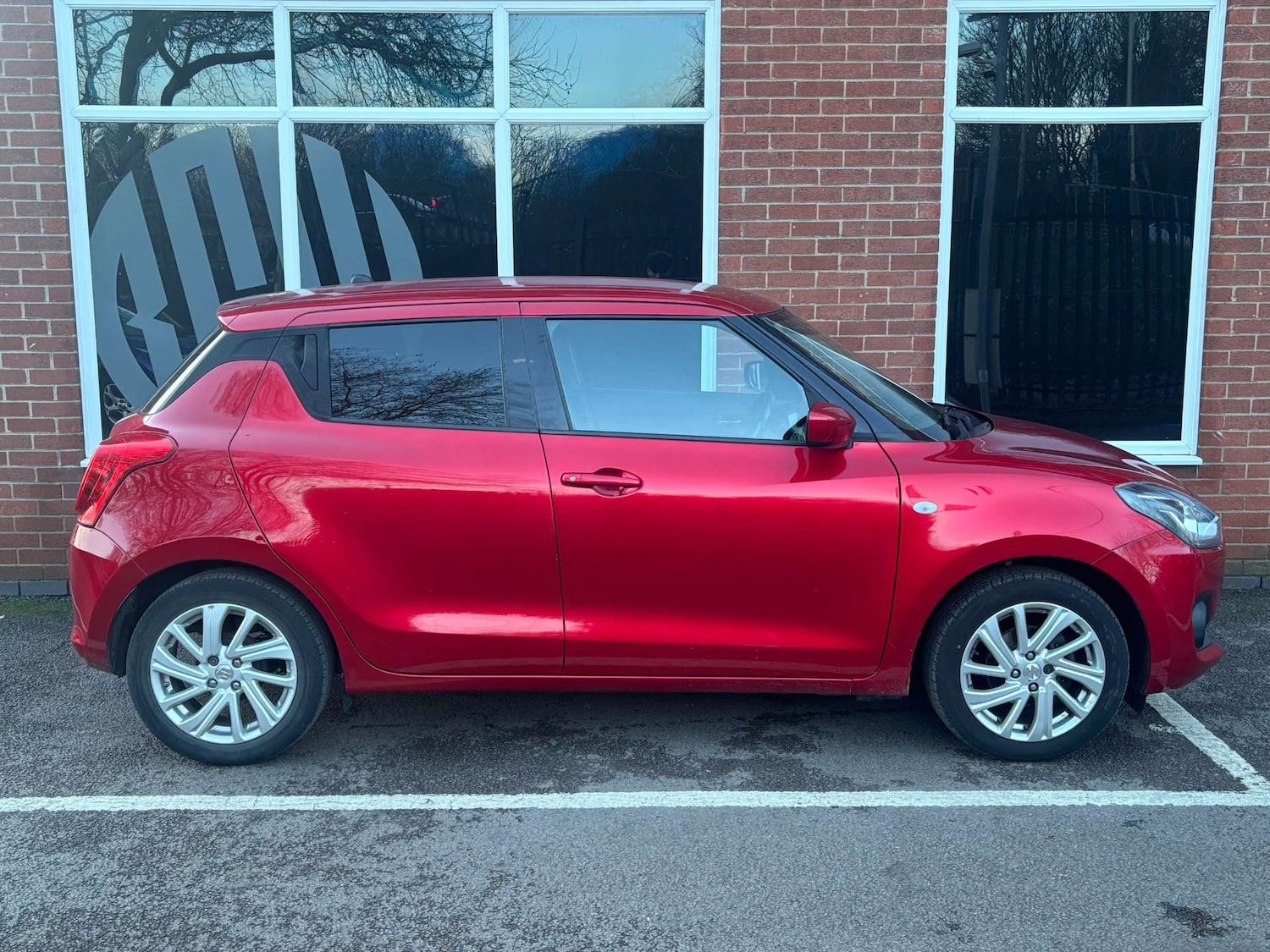 Used Suzuki Swift 2021 for sale - 77357568: Photo 6