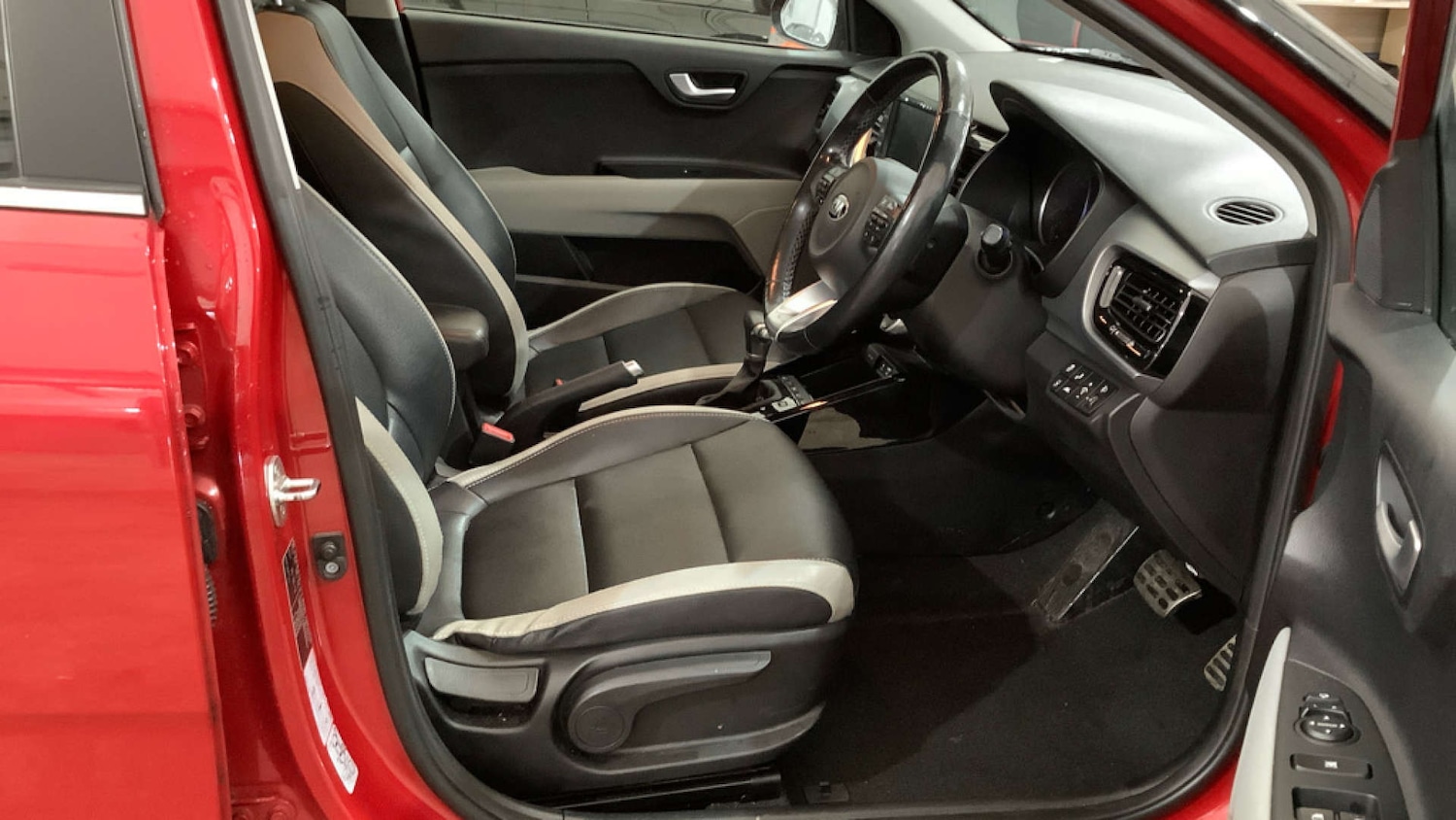 Used Kia Stonic 2019 for sale - 77228431: Photo 9