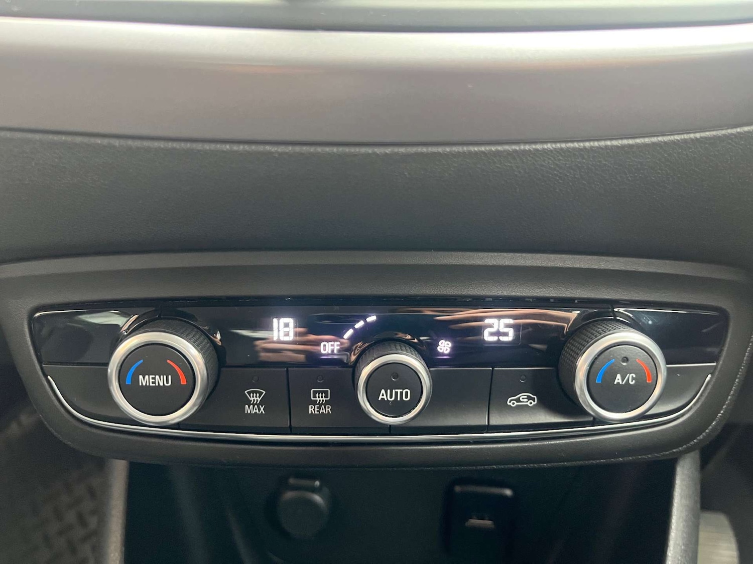 Used Vauxhall Crossland X 2019 for sale - 76601159: Photo 22