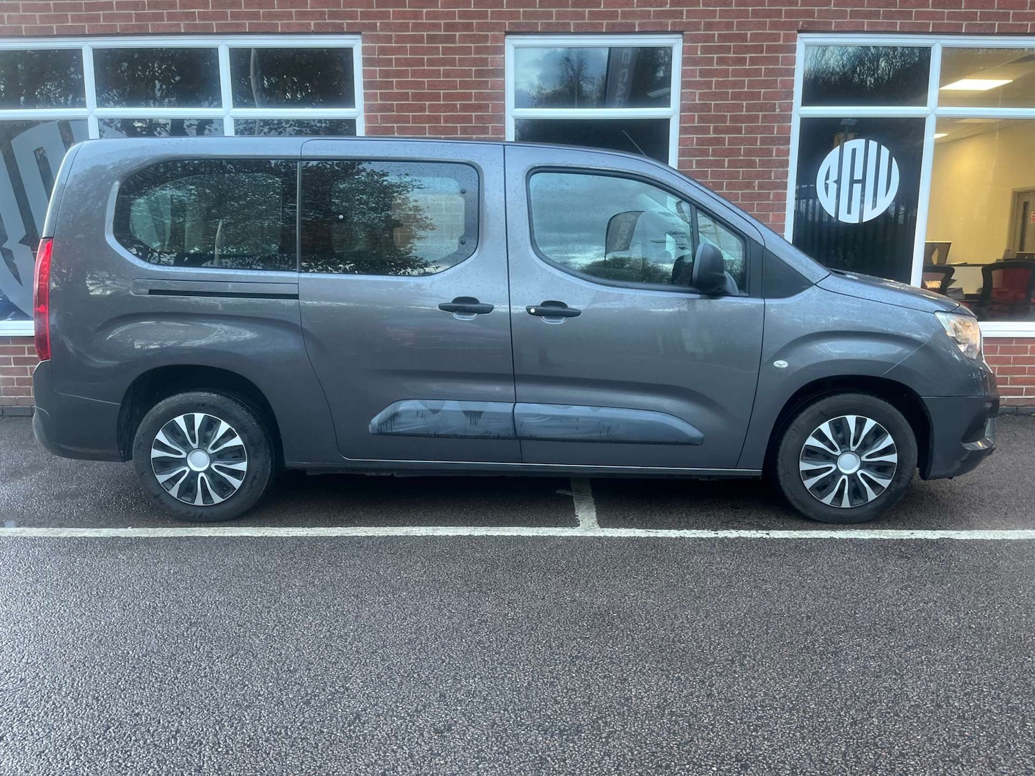 Used Vauxhall Combo Life 2019 for sale - 76509319: Photo 2