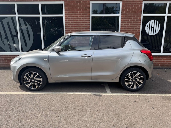 Used Suzuki Swift 2021 for sale - 75549000: Photo 3