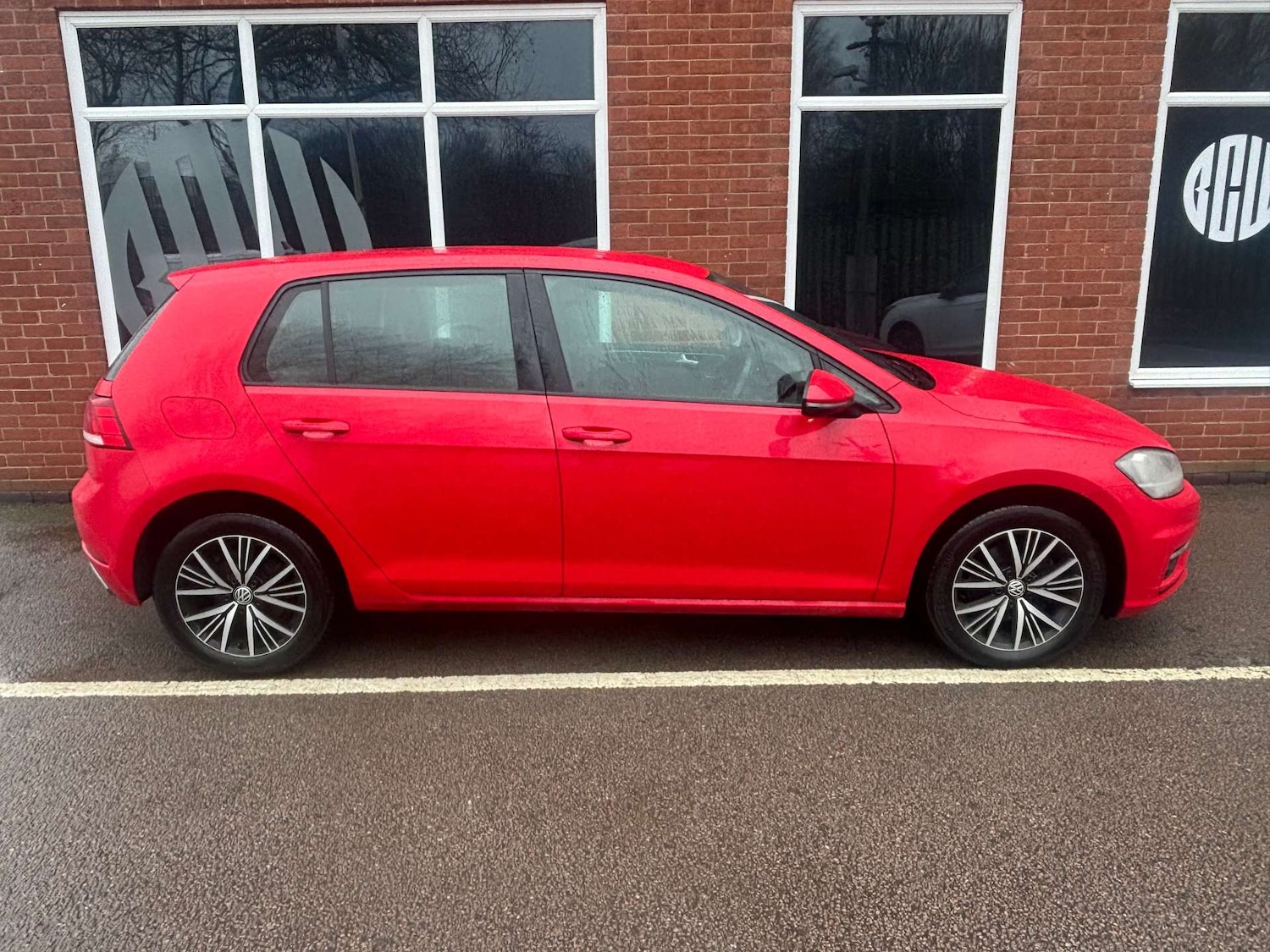 Used Volkswagen Golf 2018 for sale - 77342237: Photo 4