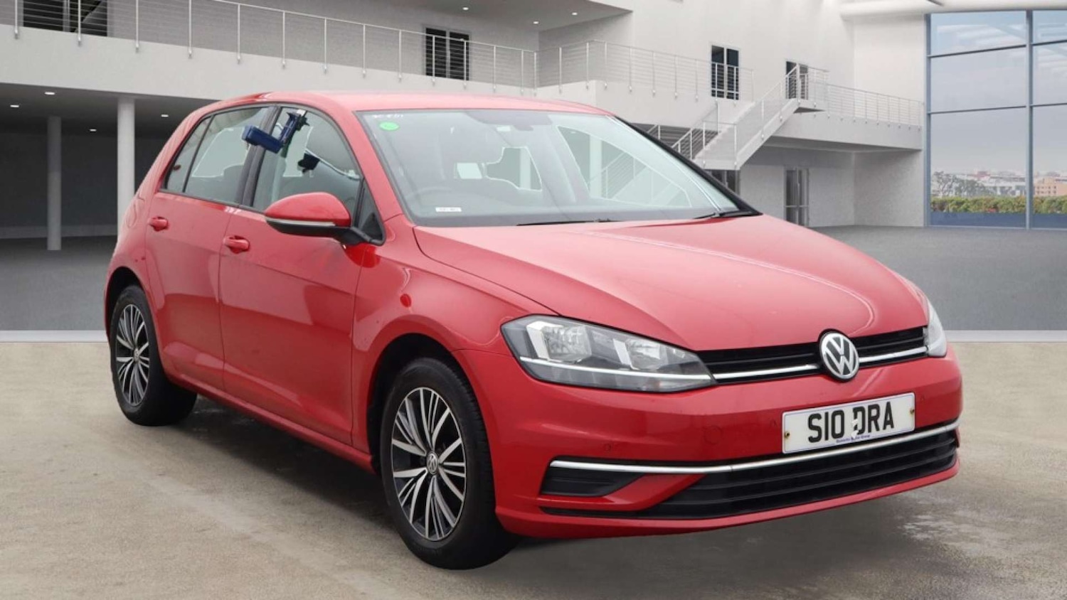 Used Volkswagen Golf 2018 for sale - 76558375: Photo 1