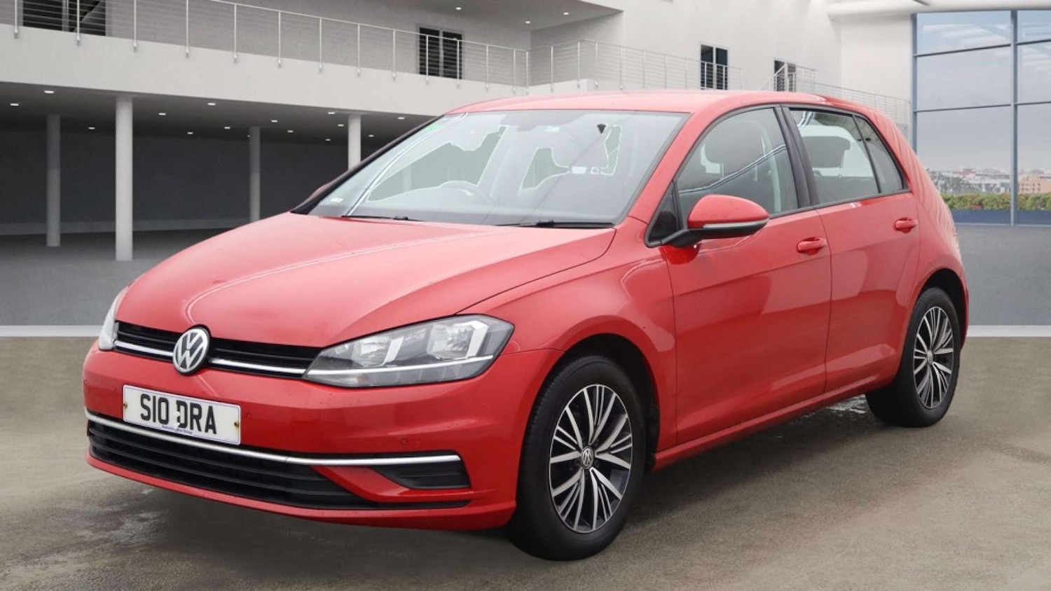 Used Volkswagen Golf 2018 for sale - 76558375: Photo 2