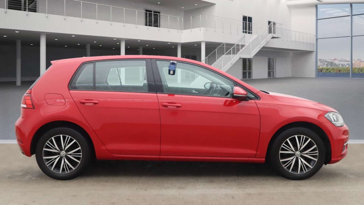 Used Volkswagen Golf 2018 for sale - 76558375: Photo 5