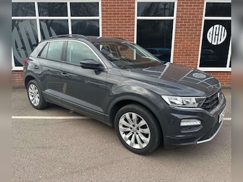 Used Volkswagen T-Roc 2019 for sale - 77896403: Photo