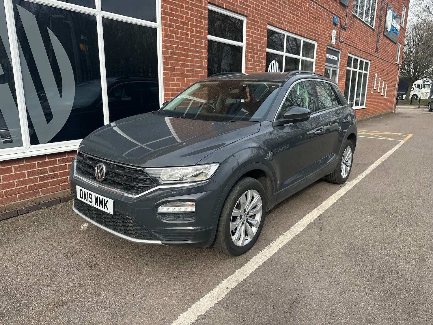 Used Volkswagen T-Roc 2019 for sale - 77896403: Photo 2