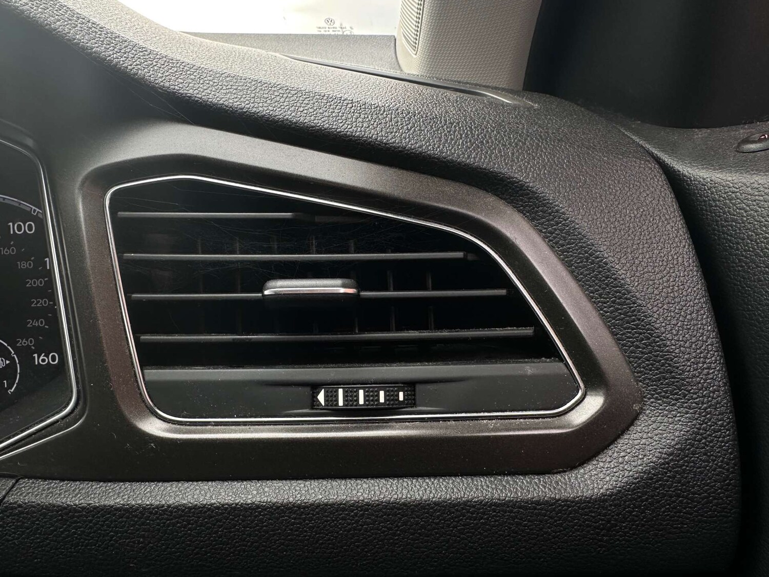 Used Volkswagen T-Roc 2019 for sale - 77896403: Photo 24