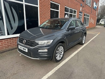 Used Volkswagen T-Roc 2019 for sale - 77896403: Photo