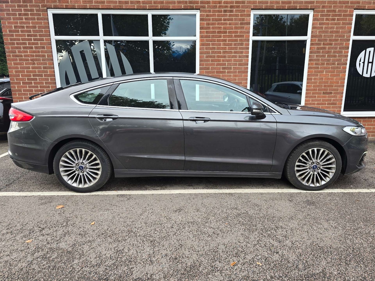 Used Ford Mondeo 2019 for sale - 76372228: Photo 2