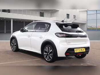 Used Peugeot 208 2022 for sale - 77420243: Photo