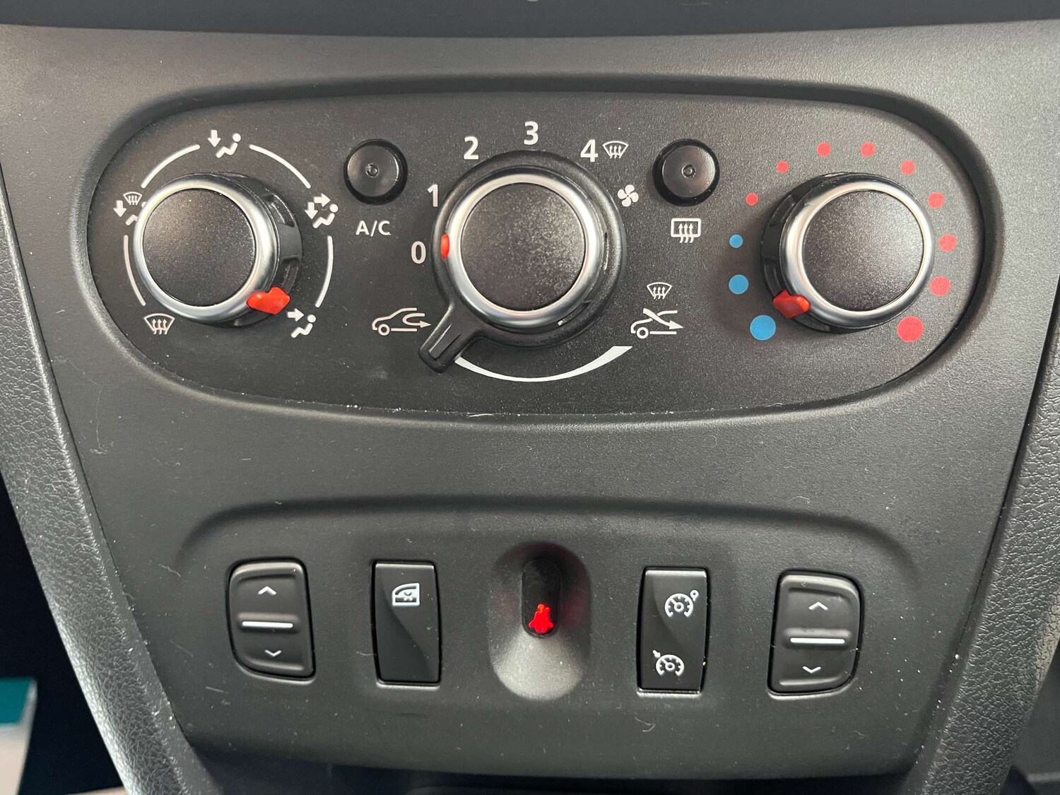 Used Dacia Sandero 2020 for sale - 75406960: Photo 31