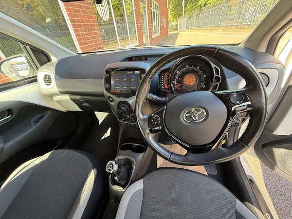 Used Toyota AYGO 2021 for sale - 76277750: Photo 11