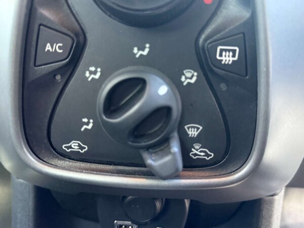 Used Toyota AYGO 2021 for sale - 76277750: Photo 25