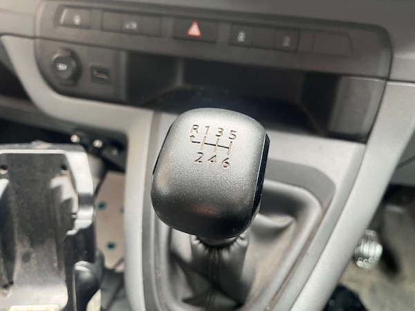 Used Vauxhall Vivaro 2020 for sale - 76277645: Photo 18