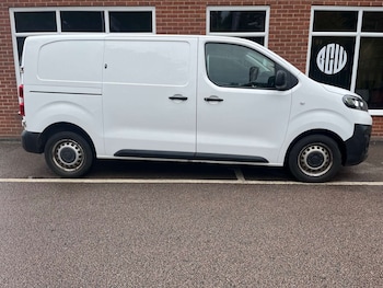 Used Vauxhall Vivaro 2020 for sale - 76277645: Photo 2