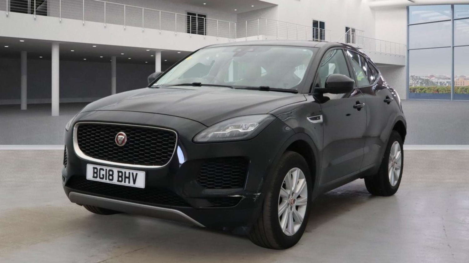 Used Jaguar E-Pace 2018 for sale - 77891798: Photo 2