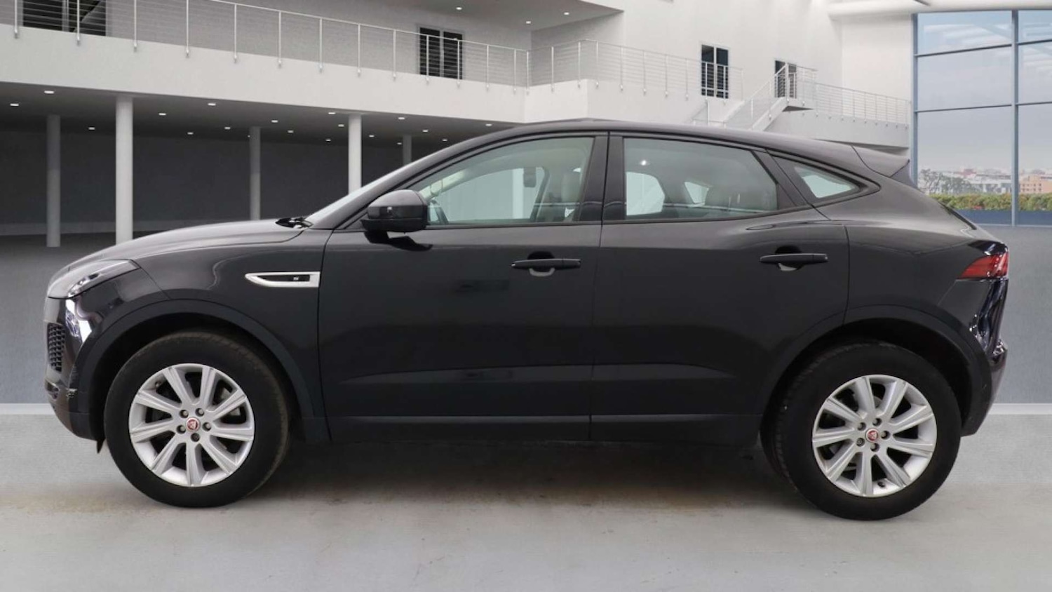 Used Jaguar E-Pace 2018 for sale - 77891798: Photo 6