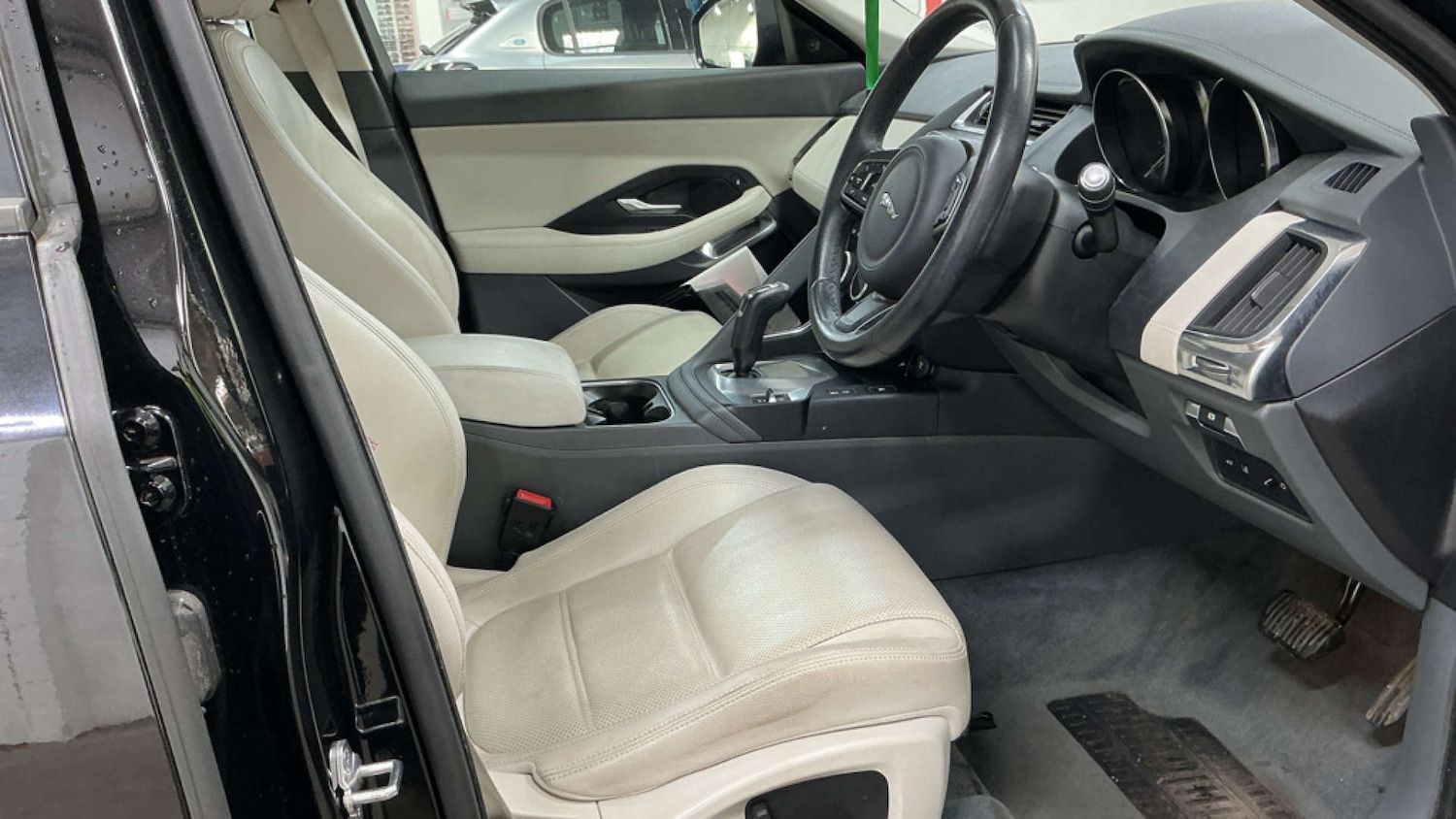 Used Jaguar E-Pace 2018 for sale - 77891798: Photo 9