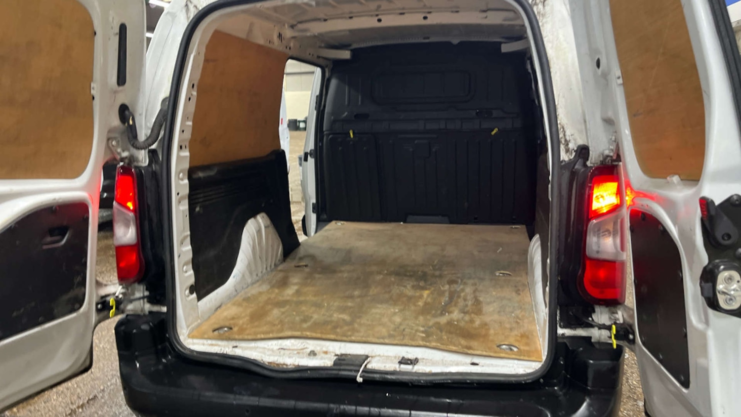 Used Peugeot Partner 2021 for sale - 77837304: Photo 8