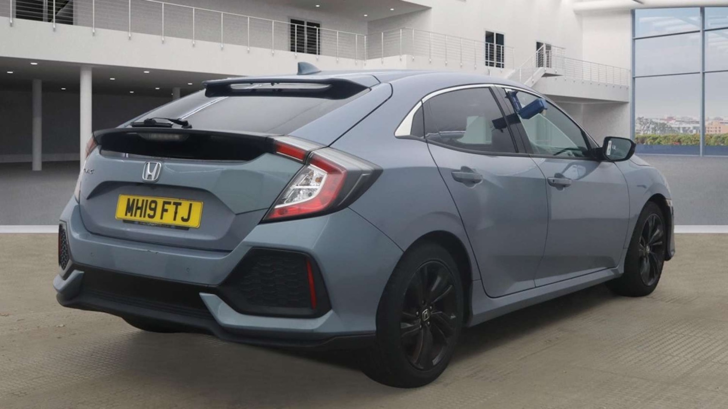 Used Honda Civic 2019 for sale - 76569720: Photo 4