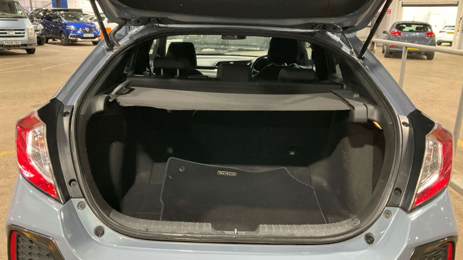 Used Honda Civic 2019 for sale - 76569720: Photo 7