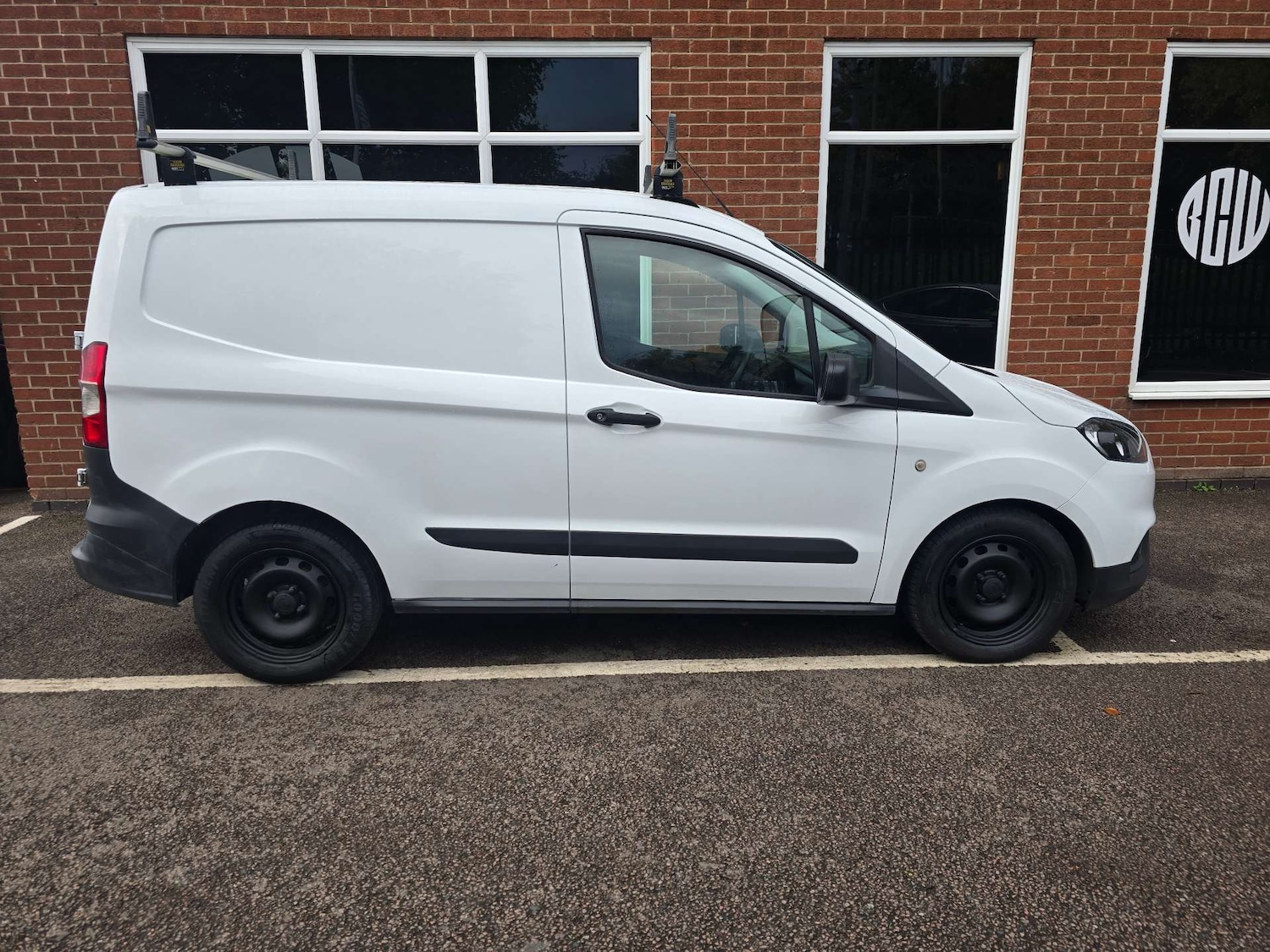 Used Ford Transit Courier 2021 for sale - 76601244: Photo 2