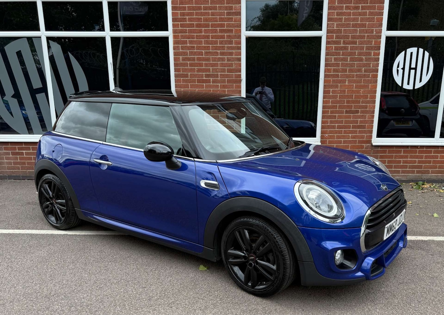Used MINI Hatch 2018 for sale - 76277611: Photo 1