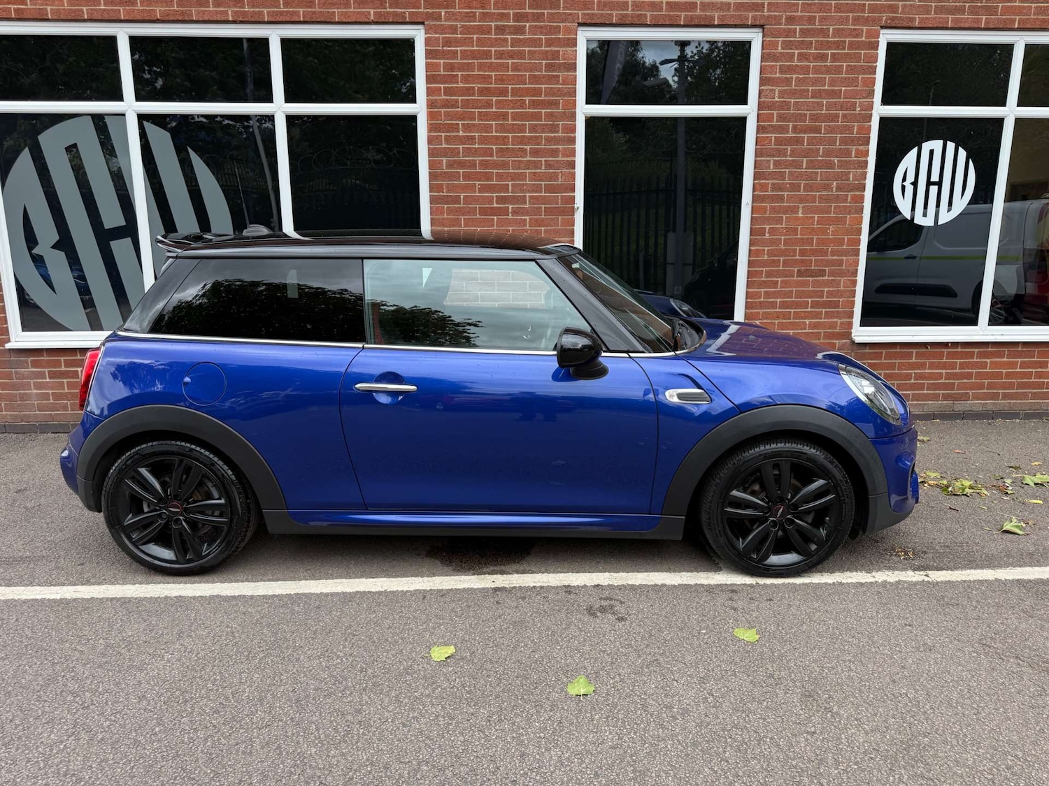 Used MINI Hatch 2018 for sale - 76277611: Photo 2