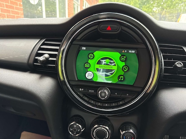 Used MINI Hatch 2018 for sale - 76277611: Photo 32