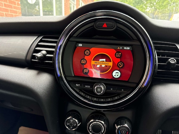 Used MINI Hatch 2018 for sale - 76277611: Photo 33