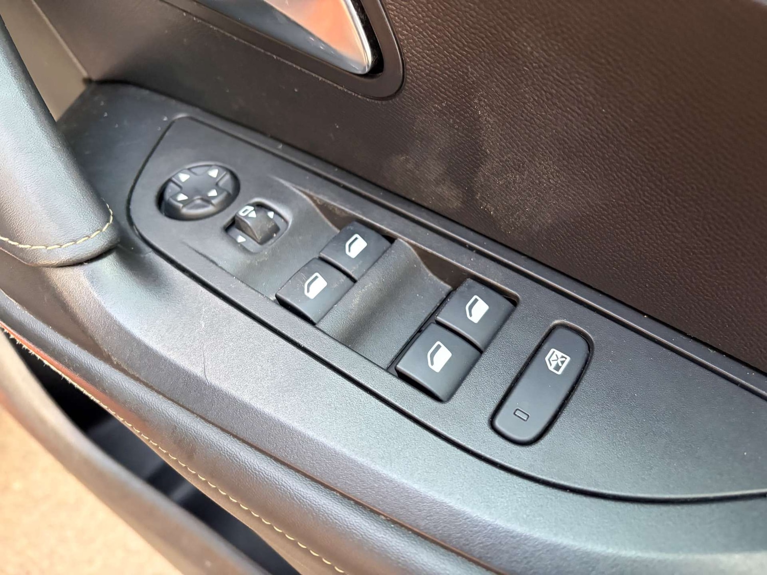 Used Peugeot 2008 2021 for sale - 77026744: Photo 27