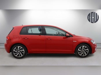 Used Volkswagen Golf 2019 for sale - 77973540: Photo