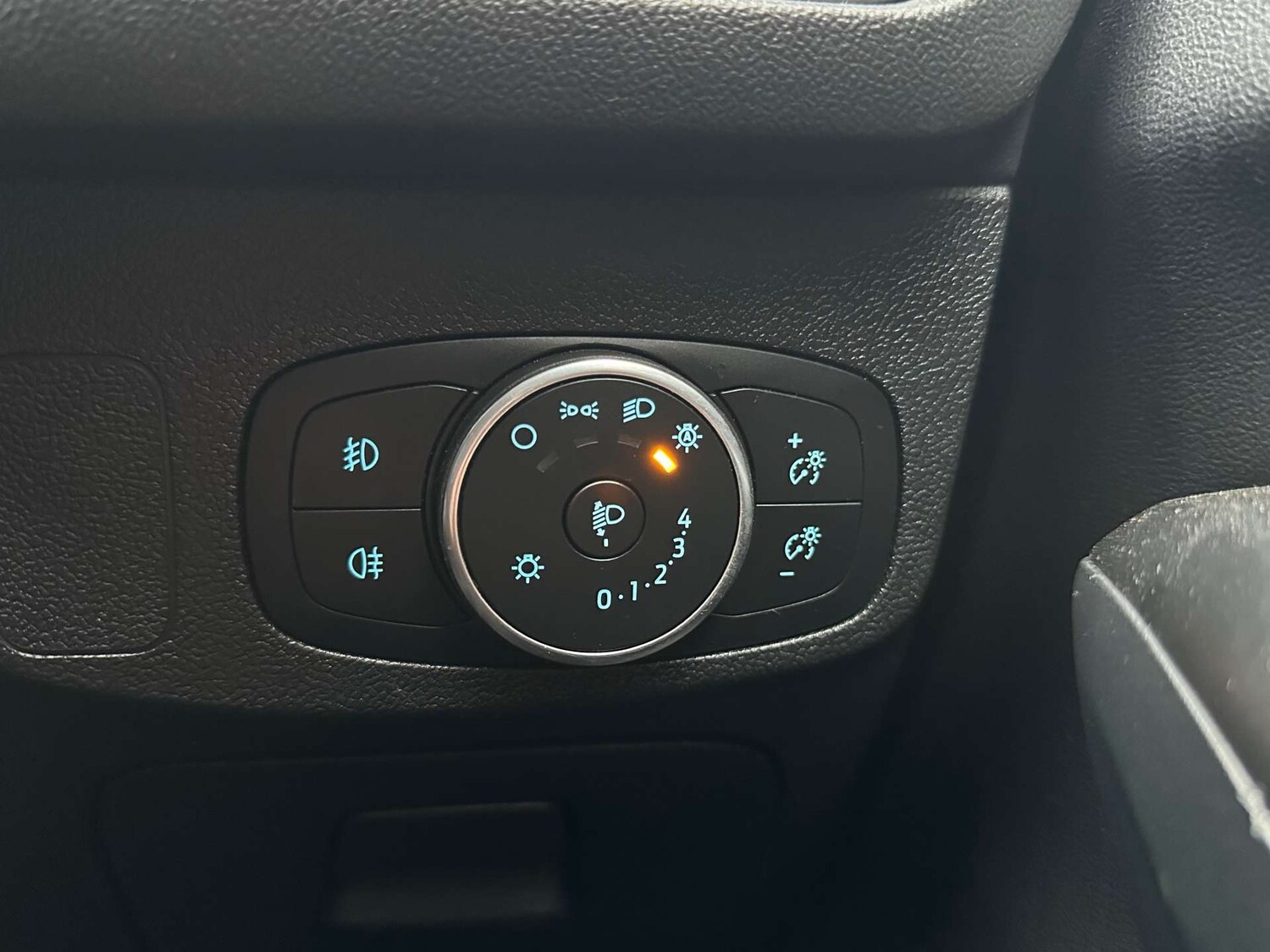 Used Ford Focus 2018 for sale - 77896405: Photo 18